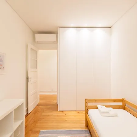 Flh Campo Pequeno Classic Charm With Garden شقة